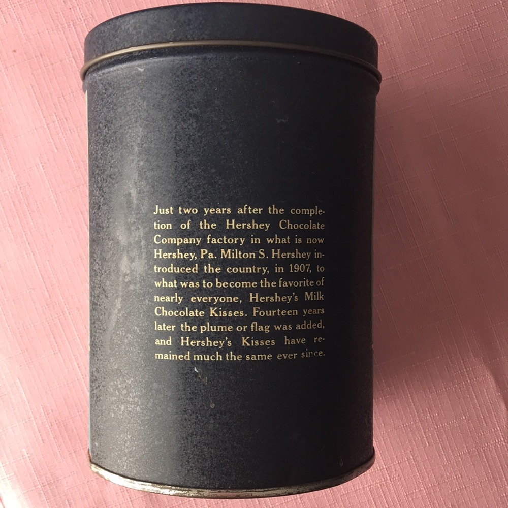 Hershey’s Chocolates Vintage Tin 1980 Cylinder 7x4 - Picture 9 of 9